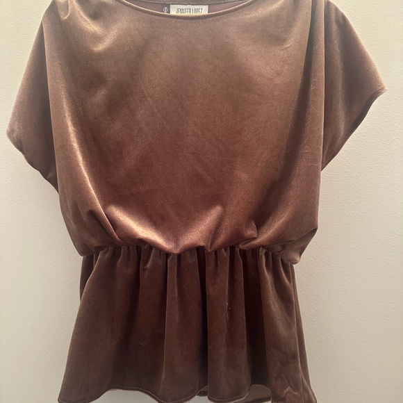 Jennifer Lopez shimmery copper colored top. Size small - Picture 6 of 6